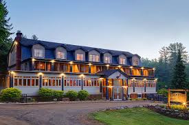 Friends Lake Inn